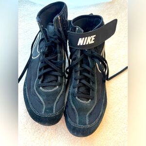 Nike Men's Black White Velcro High-Top Suede Sneakers